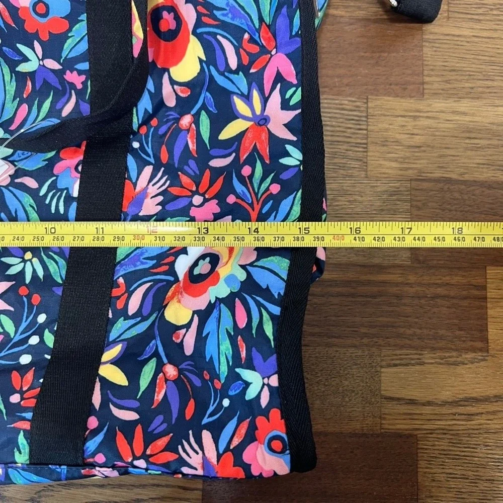 LeSportSac Kaleidoscope Dream Tote NWT $89 Multicolor Bright‎ Crossbody Travel